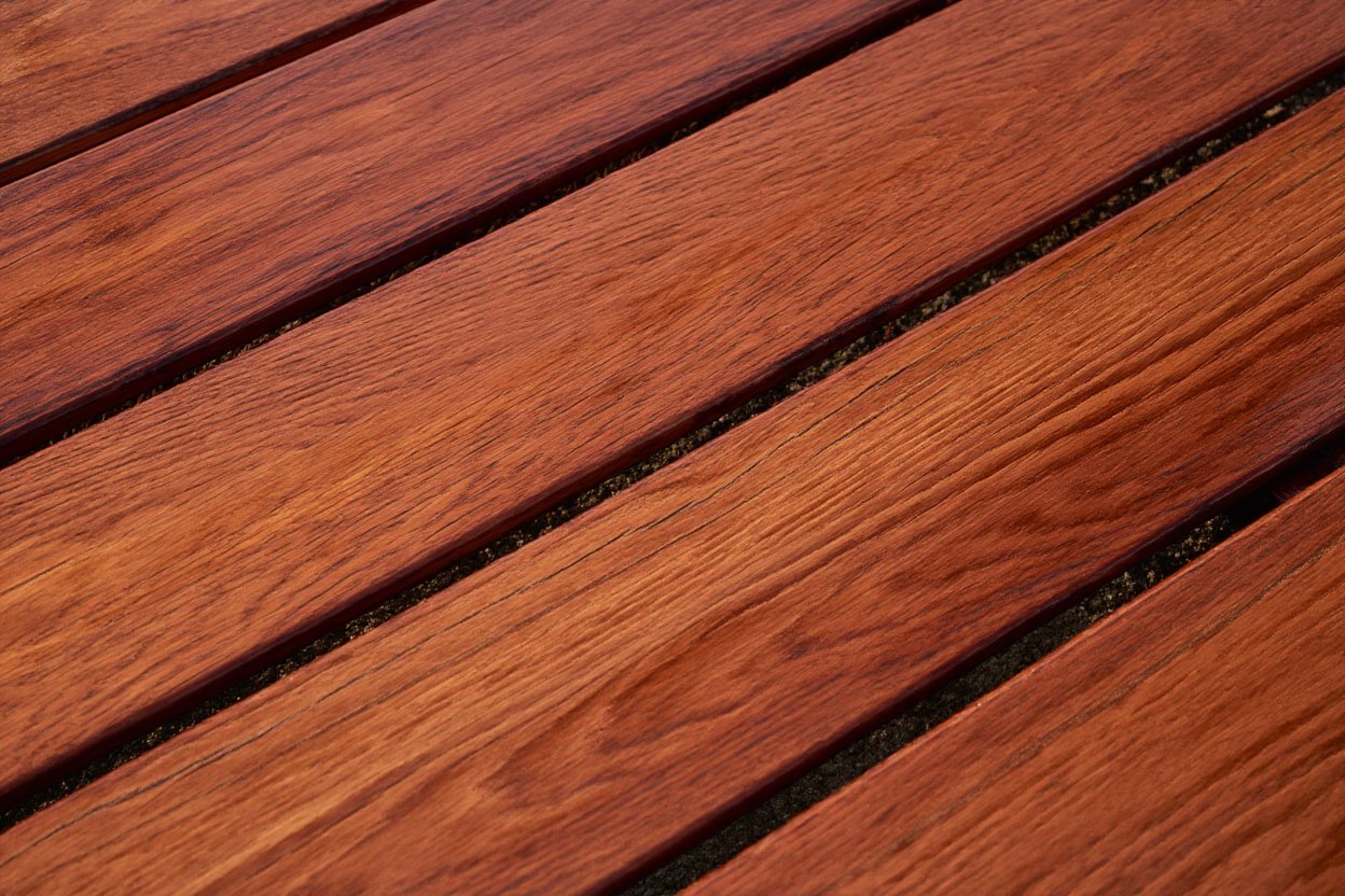 Rénovation terrasse en bois — lames de bois exotique huilées